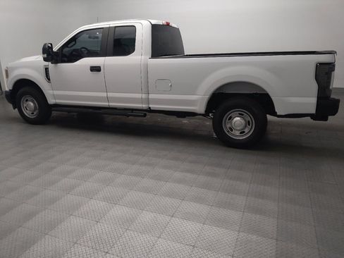 Used 2019 Ford F250 XL w/ Power Equipment Group RWD image 3