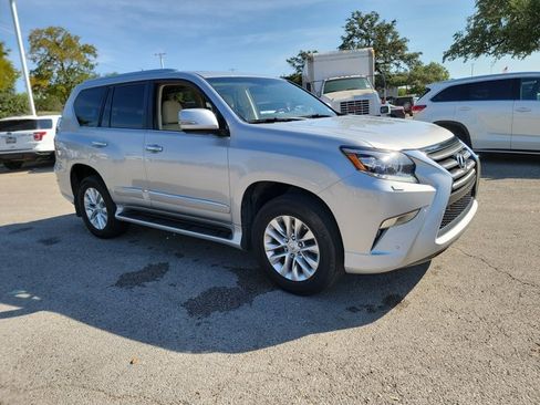 Used 2014 Lexus GX 460 w/ Premium Package AWD/4WD image 3