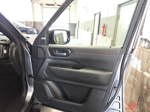 Used 2026 Nissan Armada PRO-4X AWD/4WD image 29