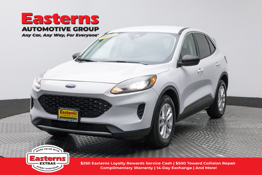 Used 2022 Ford Escape SE FWD image 1
