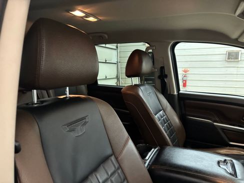 Used 2019 Nissan Titan Platinum Reserve AWD/4WD image 26