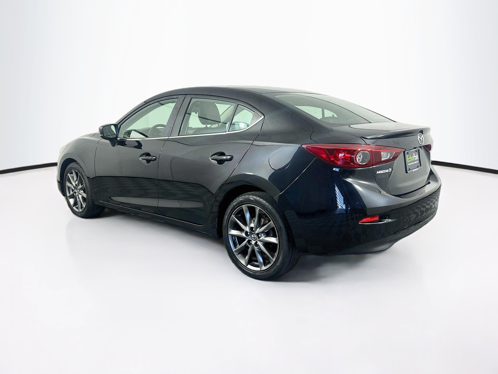 Used 2018 MAZDA MAZDA3 Touring FWD image 5
