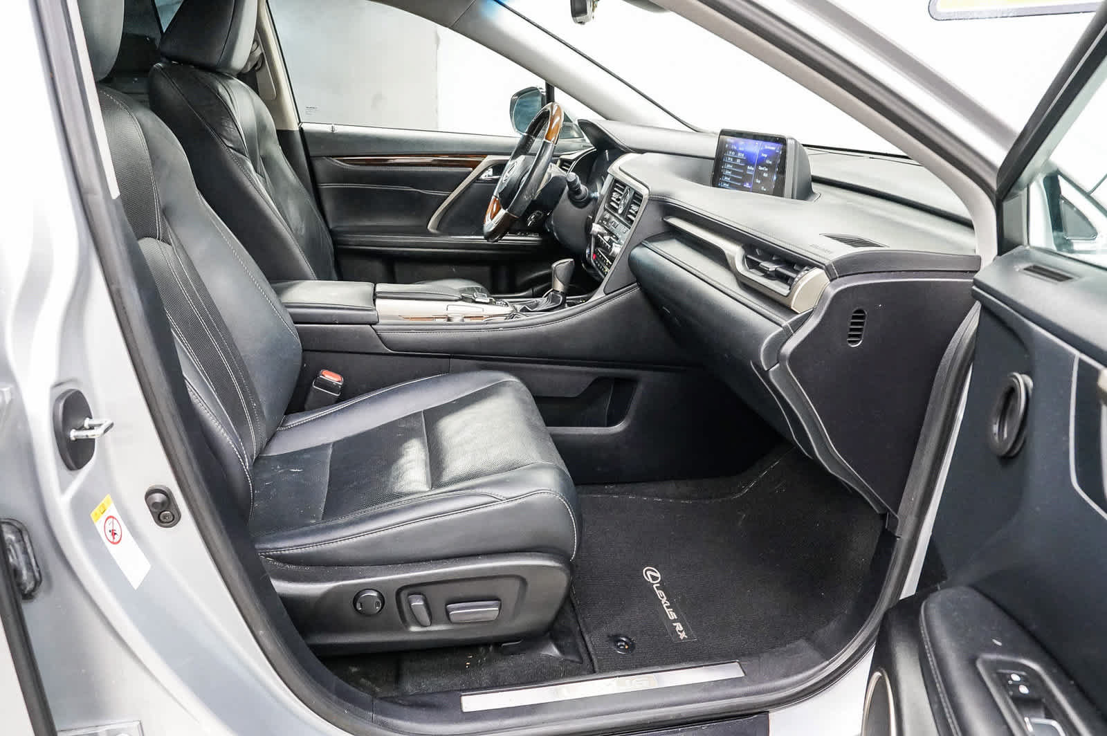 Used 2019 Lexus RX 350 FWD w/ Navigation Package image 17