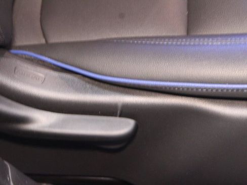 Certified 2025 Buick Envista Sport Touring w/ Convenience II Package image 8