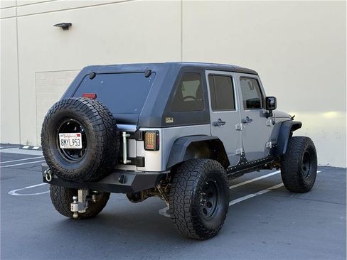 Used 2017 Jeep Wrangler Unlimited Sport w/ Quick Order Package 23S AWD/4WD image 4