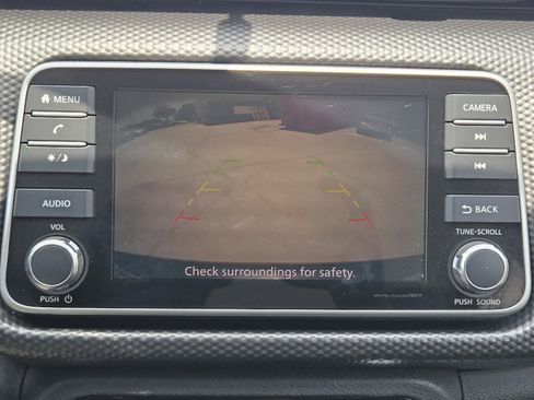 Used 2018 Nissan Kicks SV FWD image 10