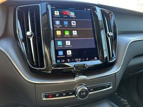 Certified 2025 Volvo XC60 B5 Core image 25