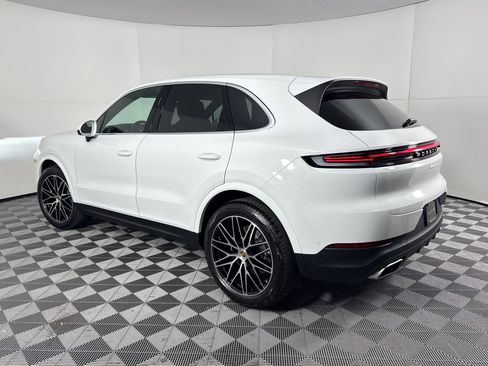 Used 2026 Porsche Cayenne image 3