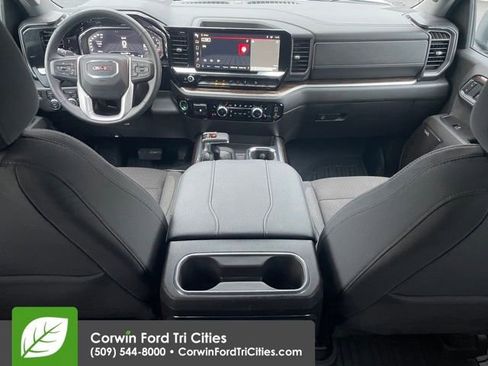 Used 2025 GMC Sierra 1500 Elevation image 13