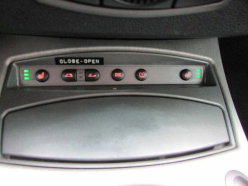 Used 2003 BMW Z4 2.5i image 54