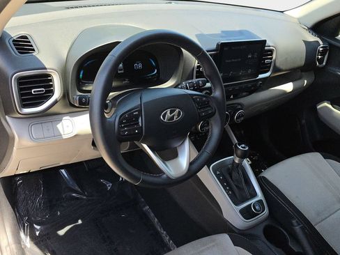 Used 2023 Hyundai Venue SEL FWD image 18
