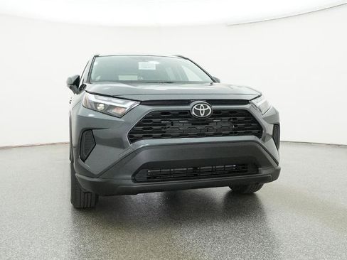 New 2025 Toyota RAV4 XLE image 31