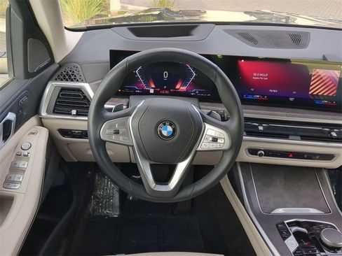 Certified 2023 BMW X7 xDrive40i w/ Premium Package image 17