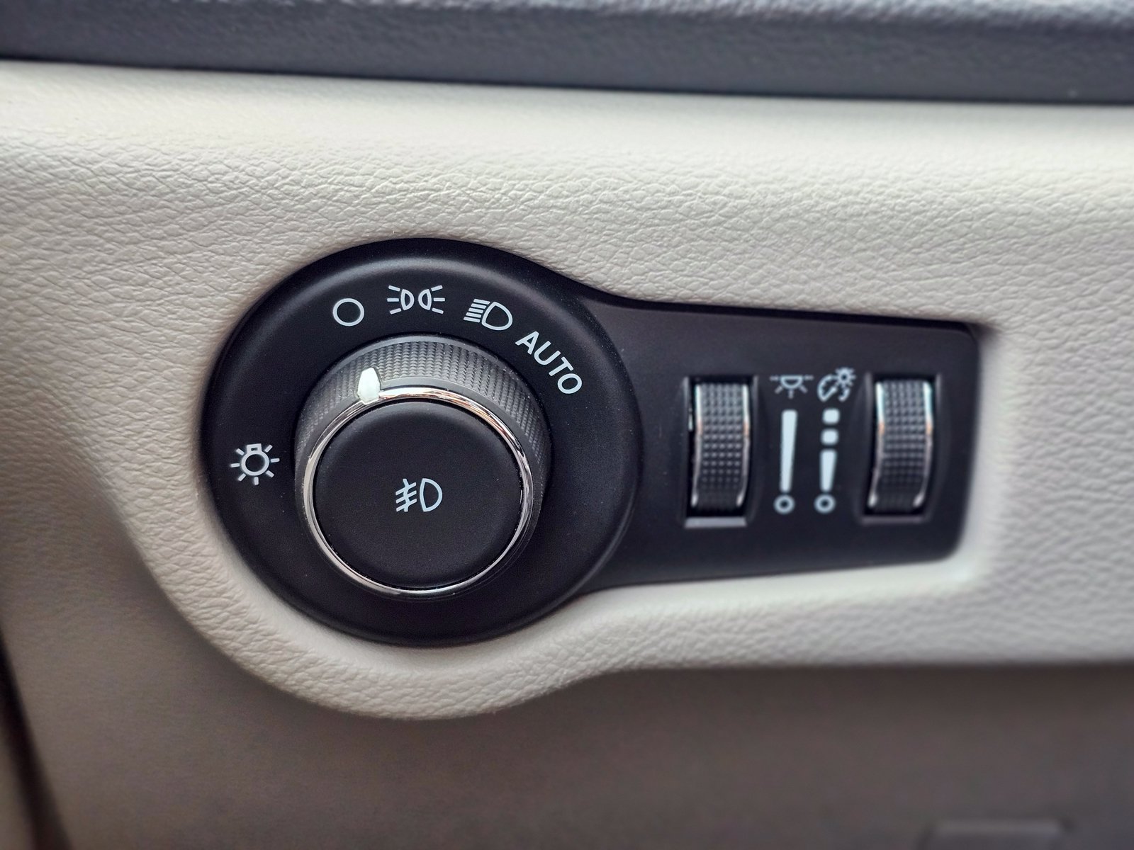 Used 2024 Chrysler Pacifica Limited FWD image 20