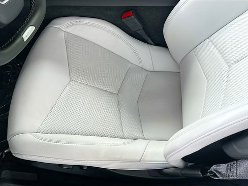 Used 2024 Chevrolet Corvette Z06 RWD image 19