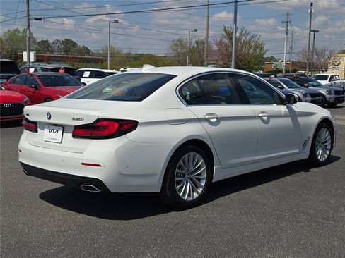 Used 2023 BMW 530i xDrive AWD/4WD image 12