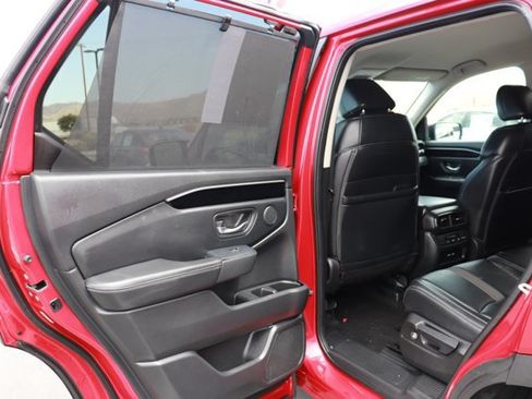 Used 2025 Honda Pilot EX-L image 16