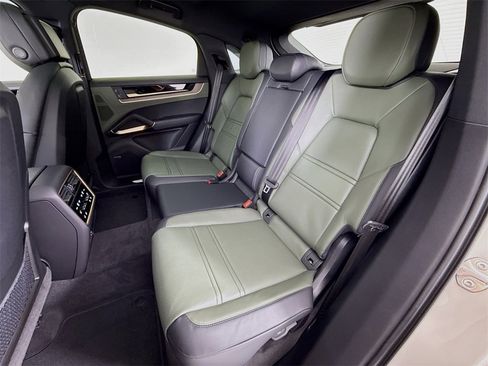 New 2026 Porsche Cayenne Coupe image 24
