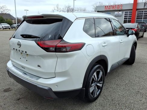 Certified 2024 Nissan Rogue SL w/ SL Premium Package FWD image 16