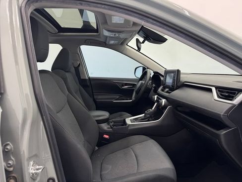 Used 2020 Toyota RAV4 XLE w/ Convenience Package FWD image 18