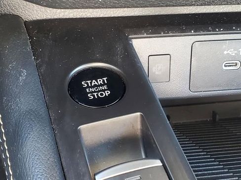 Certified 2025 Nissan Kicks SV image 26