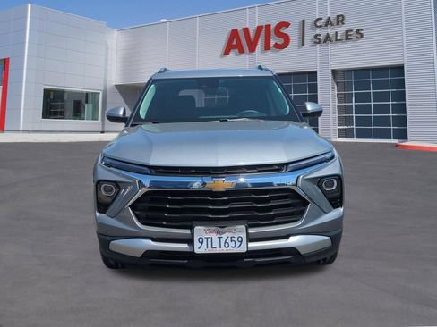 Used 2025 Chevrolet TrailBlazer LT AWD/4WD image 2
