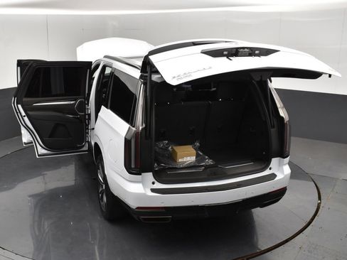 Used 2026 Cadillac Escalade Sport w/ Touring Package AWD/4WD image 7
