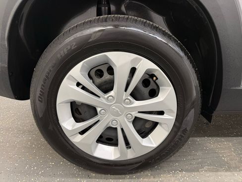 Used 2024 Chevrolet Trax LS image 20