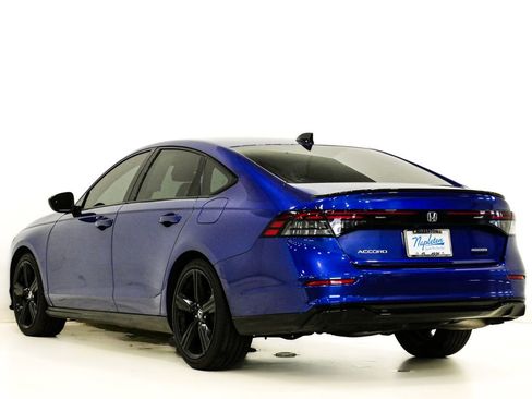 Used 2024 Honda Accord Sport image 9