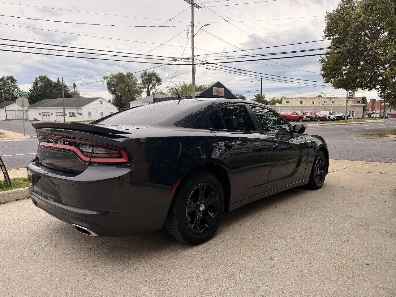 Used 2019 Dodge Charger SXT RWD image 6