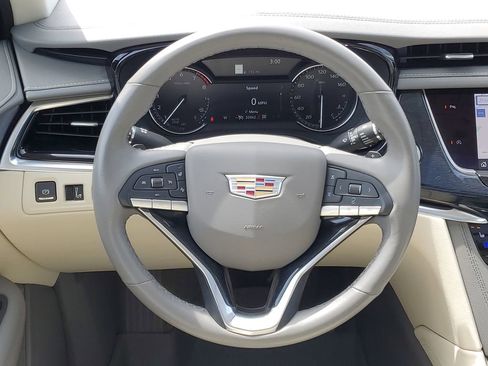 Used 2025 Cadillac XT6 Premium Luxury w/ LPO, Floor Liner Package AWD/4WD image 24