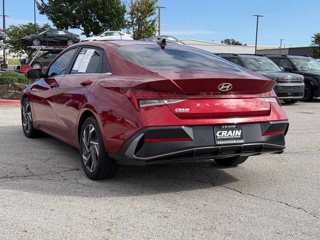 Used 2026 Hyundai Elantra Limited FWD image 5