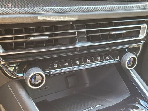 New 2025 Chevrolet Traverse High Country image 20