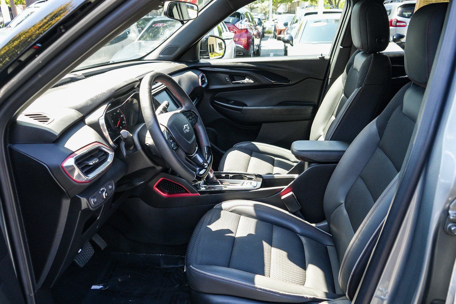 Used 2023 Chevrolet TrailBlazer RS FWD image 15