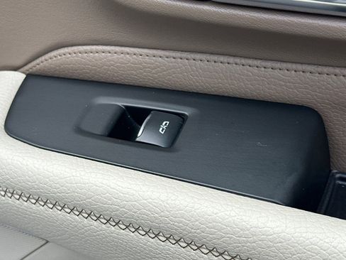 Used 2021 GMC Yukon Denali w/ Denali Premium Package image 22