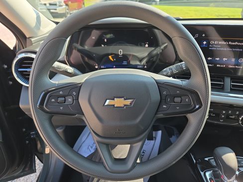 New 2026 Chevrolet Trax LT FWD image 17