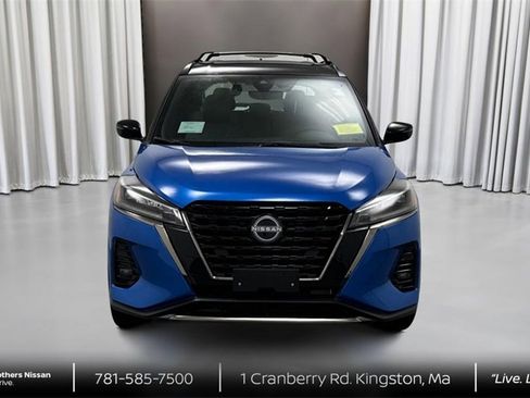 Used 2024 Nissan Kicks SR w/ SR Premium Package image 2
