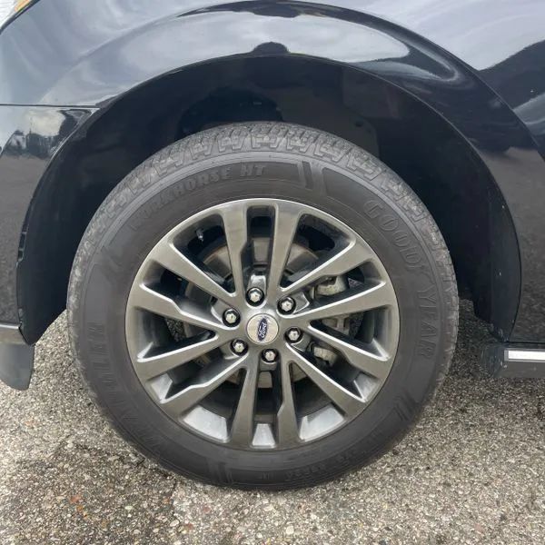 Used 2020 Ford Expedition Limited AWD/4WD image 18