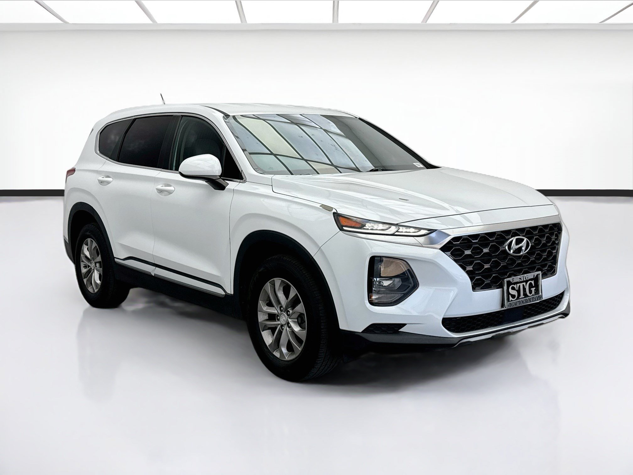 Used 2019 Hyundai Santa Fe SE FWD image 3