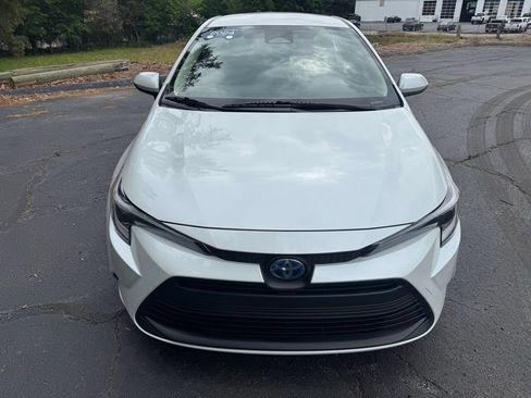 Used 2024 Toyota Corolla LE FWD image 8