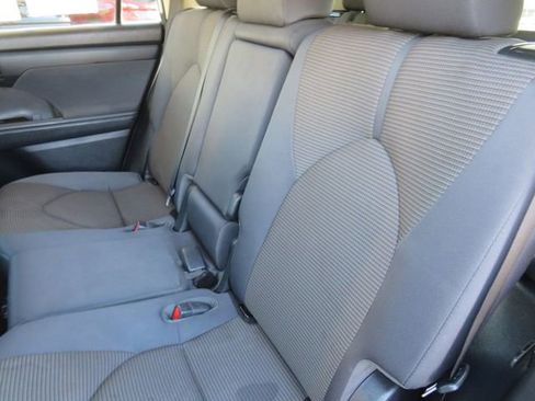 Certified 2022 Toyota Highlander LE image 19