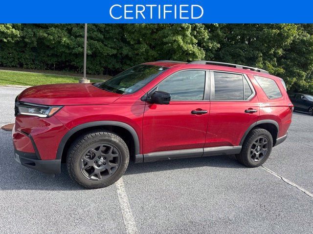 Used 2025 Honda Pilot TrailSport image 7