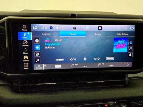 Used 2025 Jeep Wrangler Unlimited Sahara AWD/4WD image 17