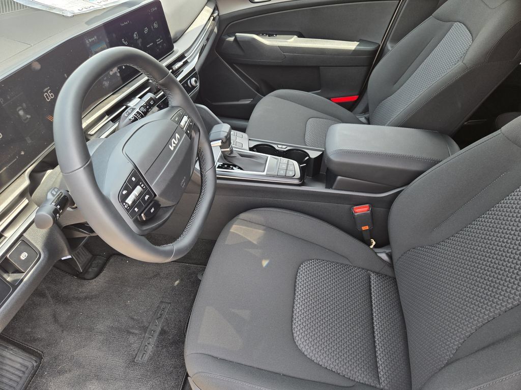 New 2026 Kia Sportage LX w/ LX Convenience Package FWD image 9