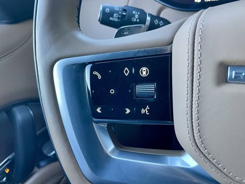 Certified 2024 Land Rover Range Rover Long Wheelbase SE image 23