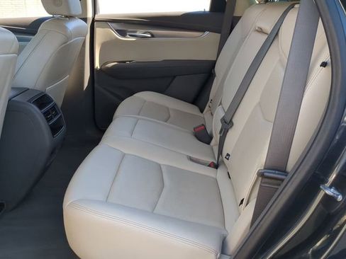 Used 2022 Cadillac XT5 Premium Luxury image 18