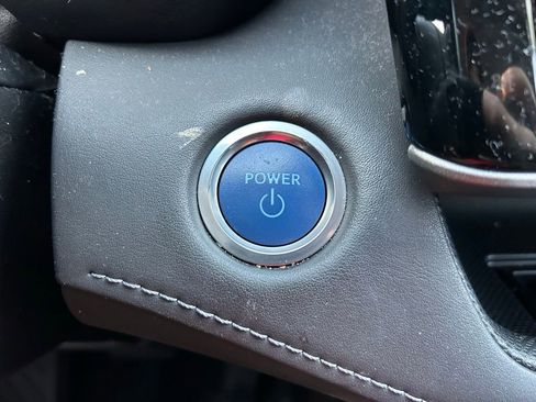 Used 2020 Toyota Highlander XLE FWD image 29