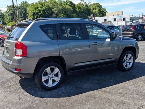 Used 2012 Jeep Compass Sport AWD/4WD image 9