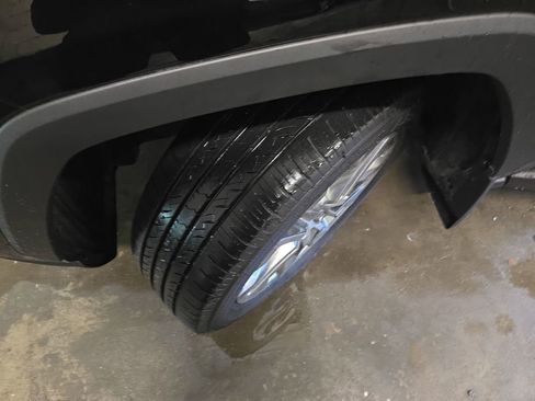 Used 2025 Toyota RAV4 XLE Premium image 29