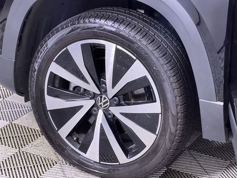 Used 2024 Volkswagen Taos SE image 10